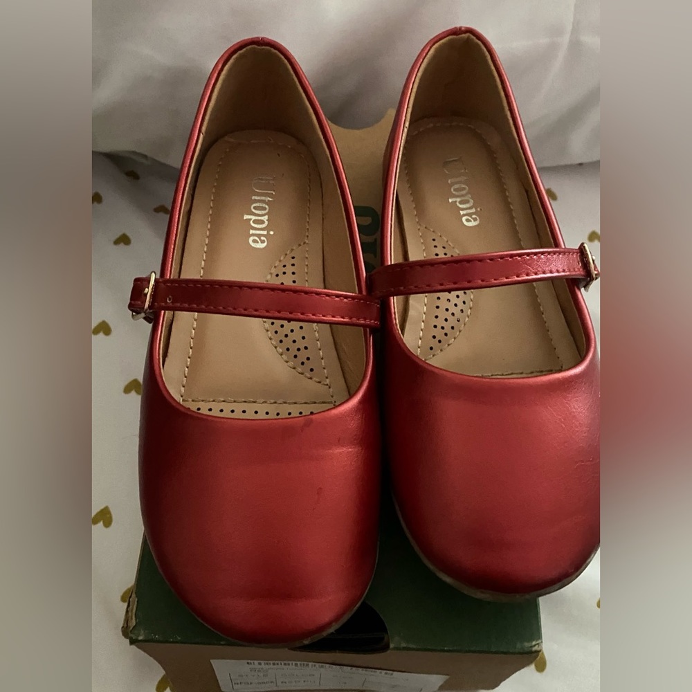 Girl red shoes (Dorothy costume)